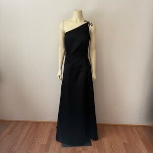 Arianna By Rachel Kaye Vintage Black One Shoulder Dress (full length), Size 8